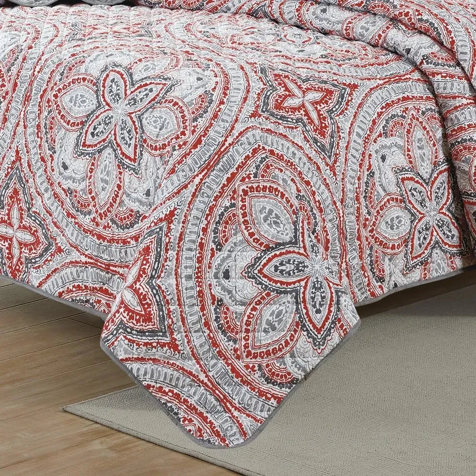 3-Piece Set: Bibb Home Printed Reversible Quilt Set