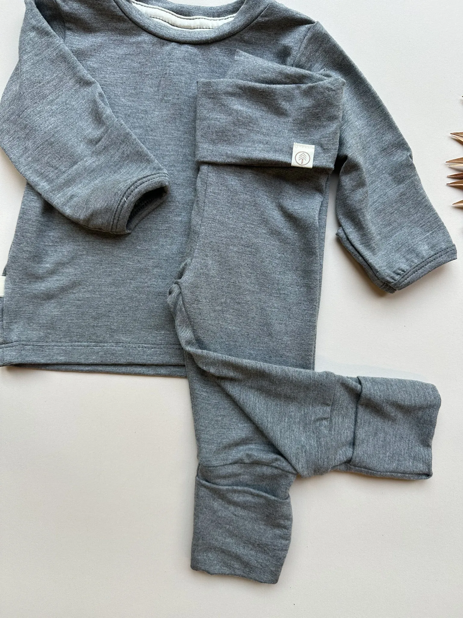 Long Sleeve Crew Neck Tee with Mittens | Baby & Toddler | Luxury Bamboo | Dark Heather Gray