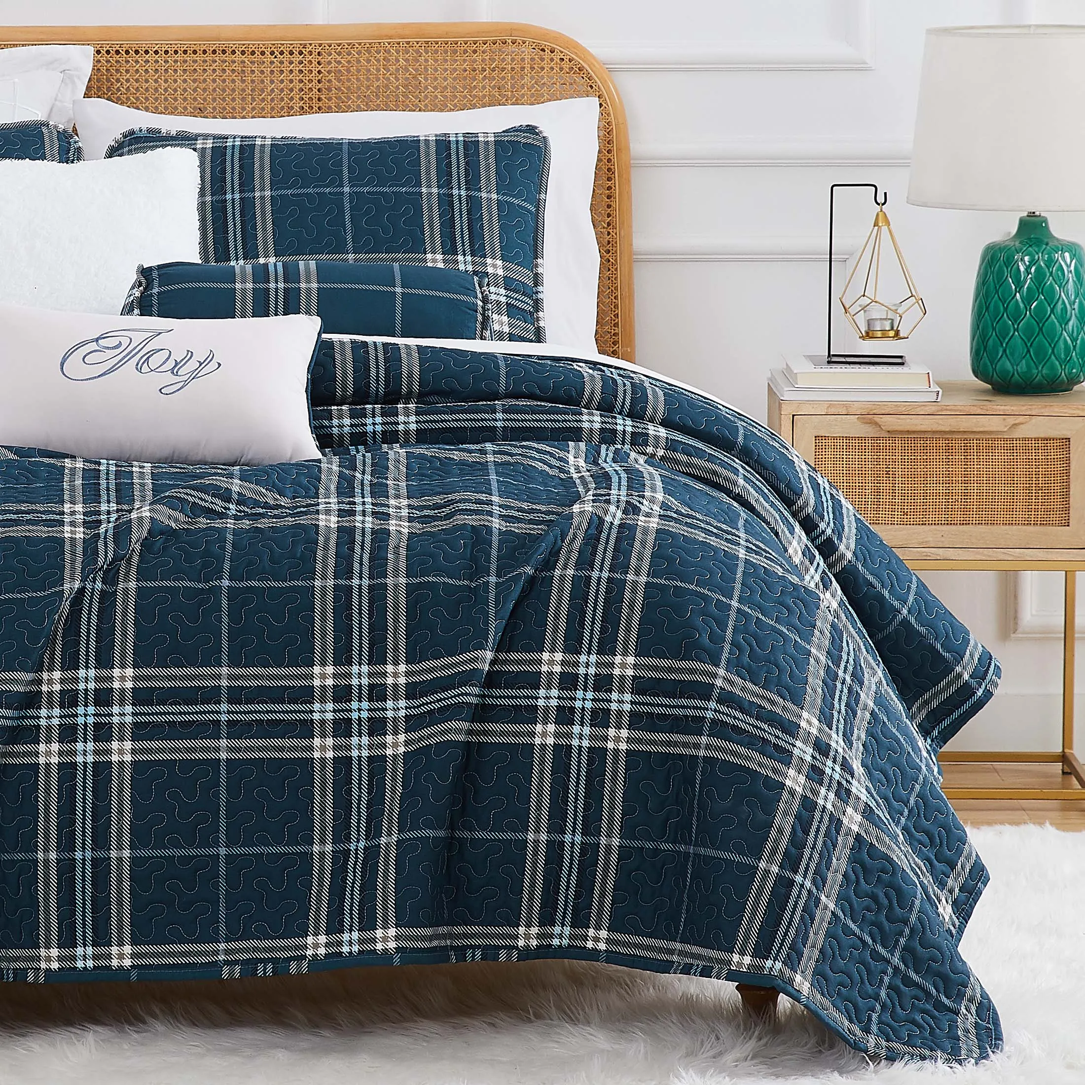 Vilano Plaid 6-Piece Quilt Bedding Set